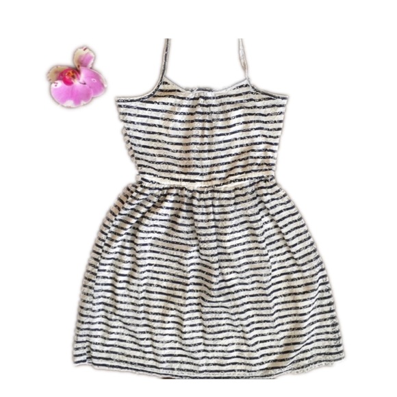 H&M Other - 🔴LAST CHANCE! Fun Striped Dress!
